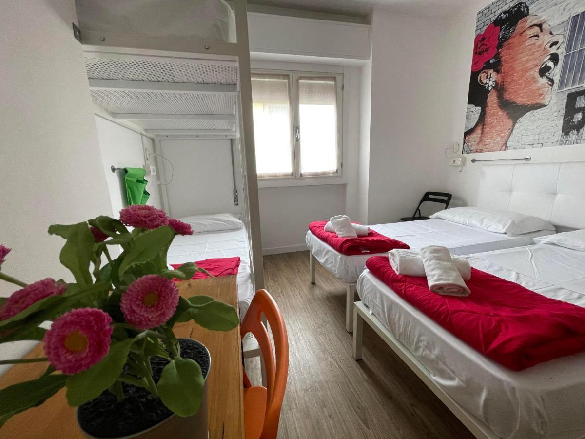 Lake Garda Hostel 살로 외부 사진