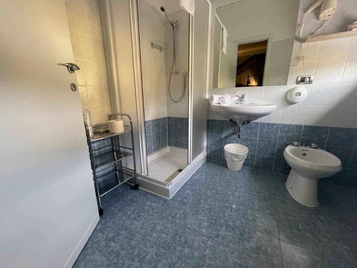 Lake Garda Hostel 살로 외부 사진