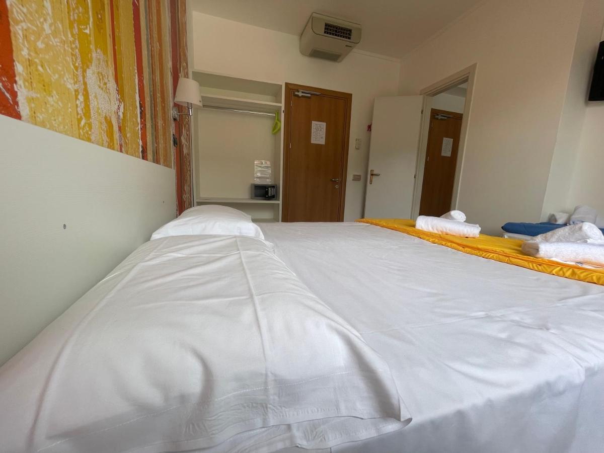 Lake Garda Hostel 살로 외부 사진