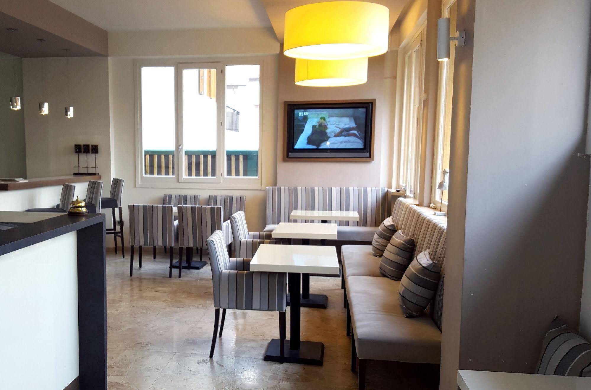 Lake Garda Hostel 살로 외부 사진
