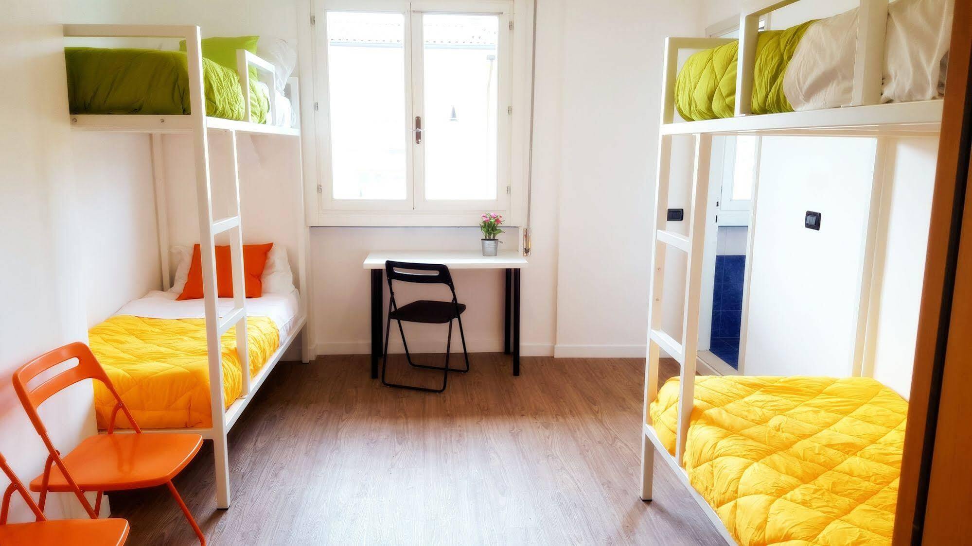 Lake Garda Hostel 살로 외부 사진