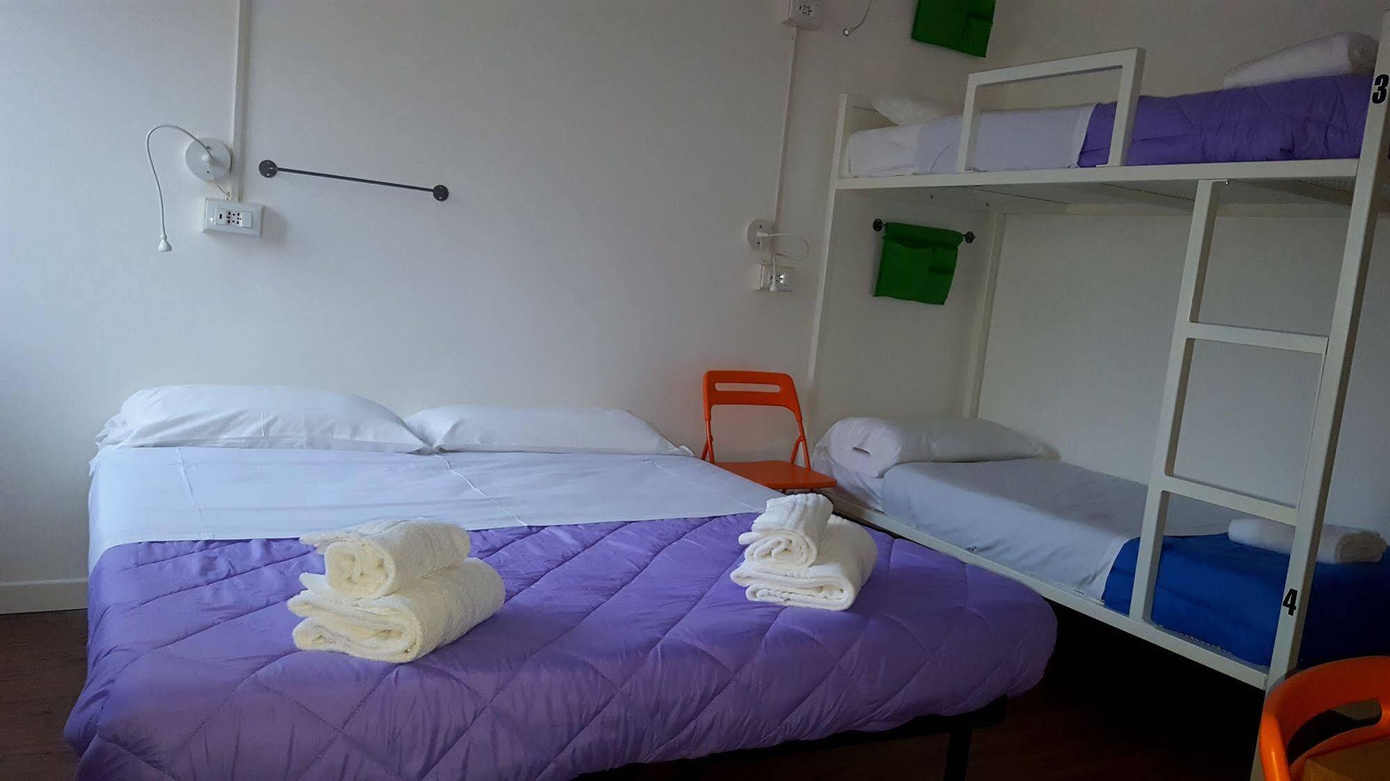 Lake Garda Hostel 살로 외부 사진