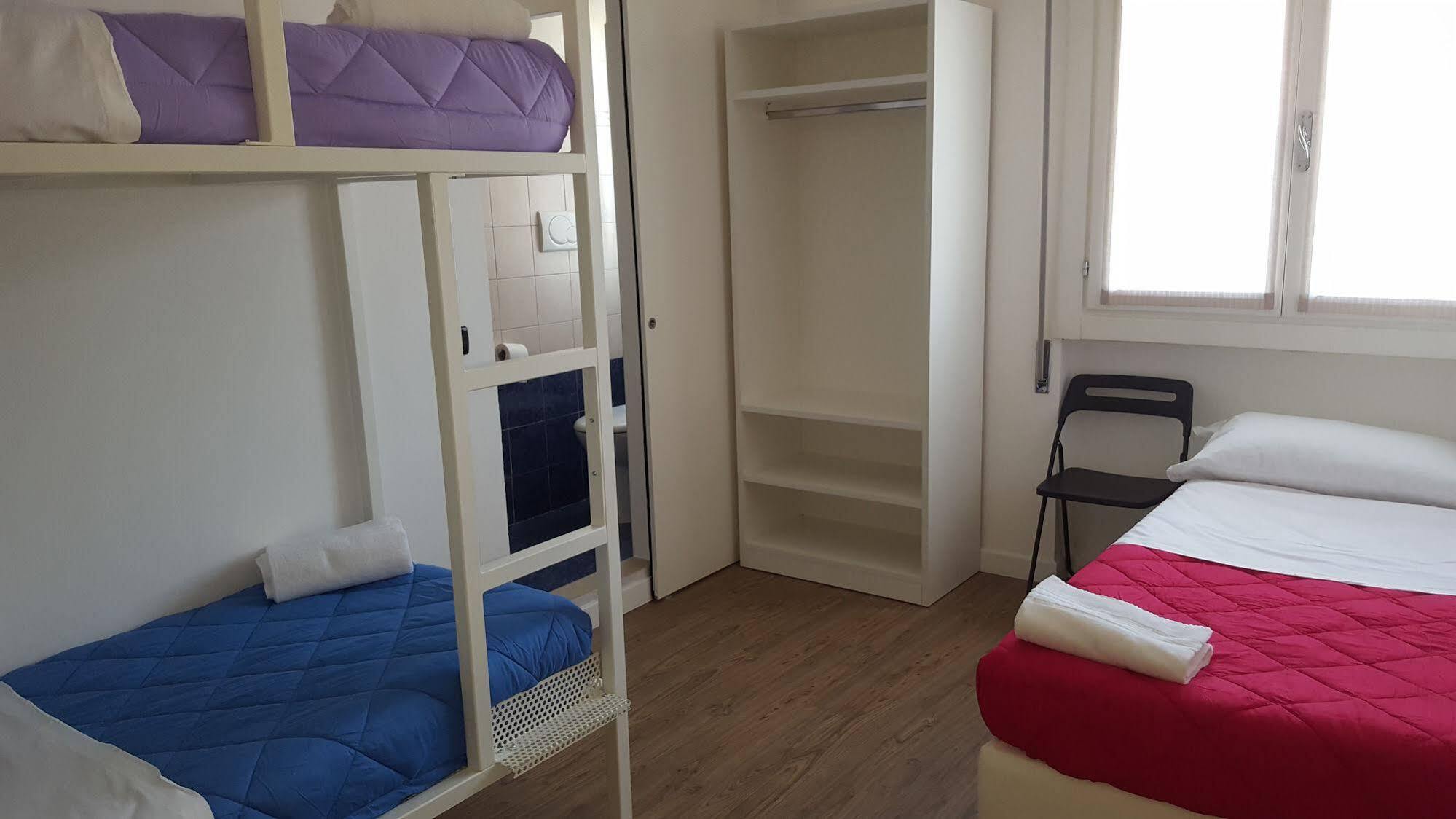 Lake Garda Hostel 살로 외부 사진