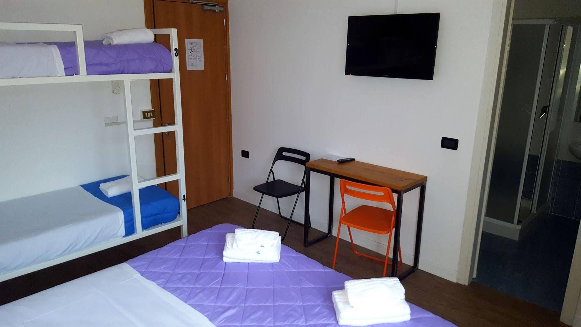 Lake Garda Hostel 살로 외부 사진